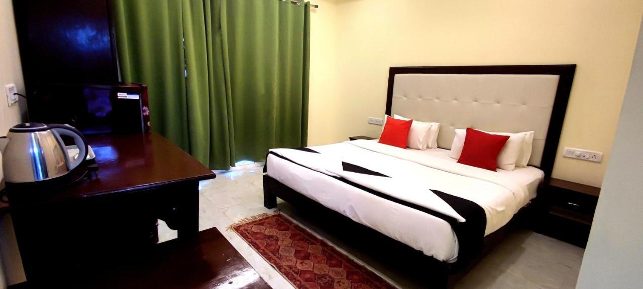 Royal Tulip Beach Cottages Arambol Exterior photo